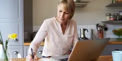 300 X 200 Woman Online Training In Kitchen Gettyimages 517970826